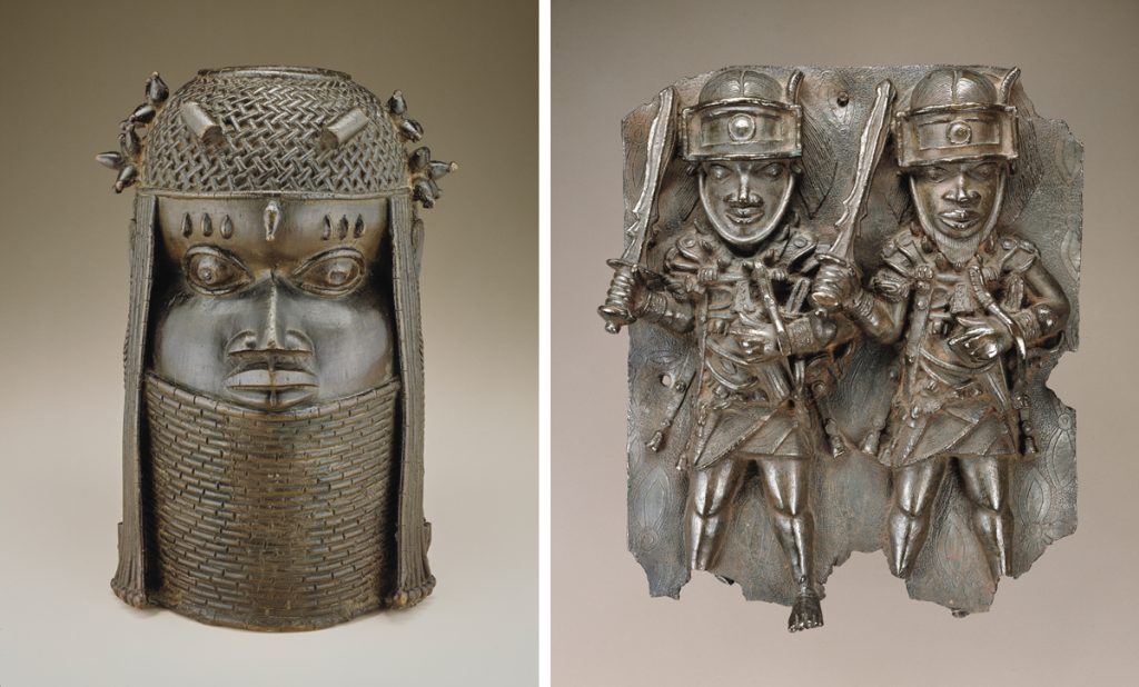 Bronzes do Benin atualmente na coleção do Museu Nacional de Arte Africana do Smithsonian Institution. A partir da esquerda: Cabeça comemorativa de um rei, artista Edo, século 18; Placa, artista Edo, meados do século 16 ao 17.