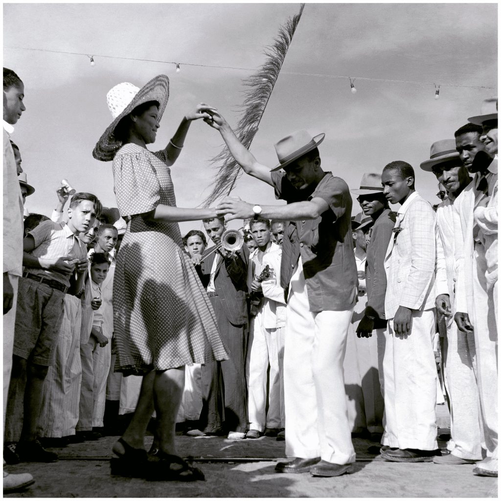 Dançando o samba na Festa da Ribeira, circa 1950, Voltaire Fraga, Galeria Roberto Alban