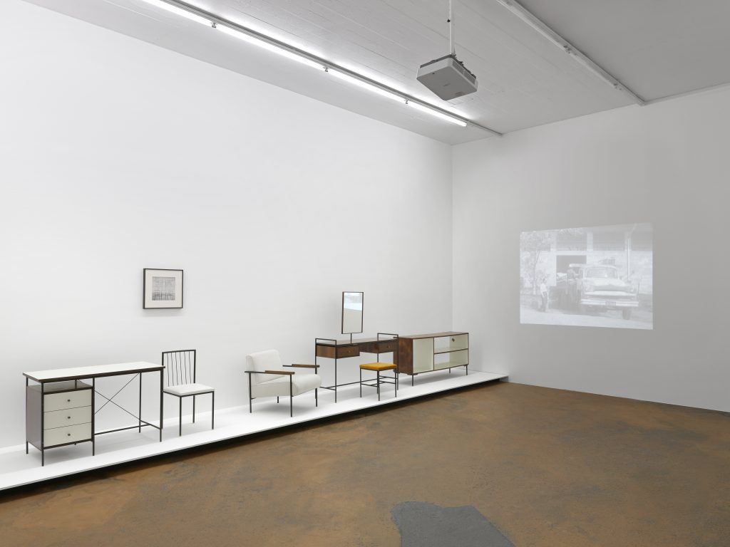 Vista da exposição de Geraldo de Barros no Mamco, em Genebra; foto: Annik Wetter