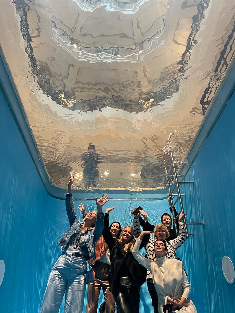 Visita guiada na exposição do Leandro Erlich